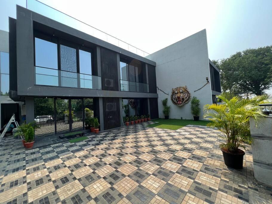 Stayhaven Starmount 4Bhk & Pool Mumbai Kültér fotó