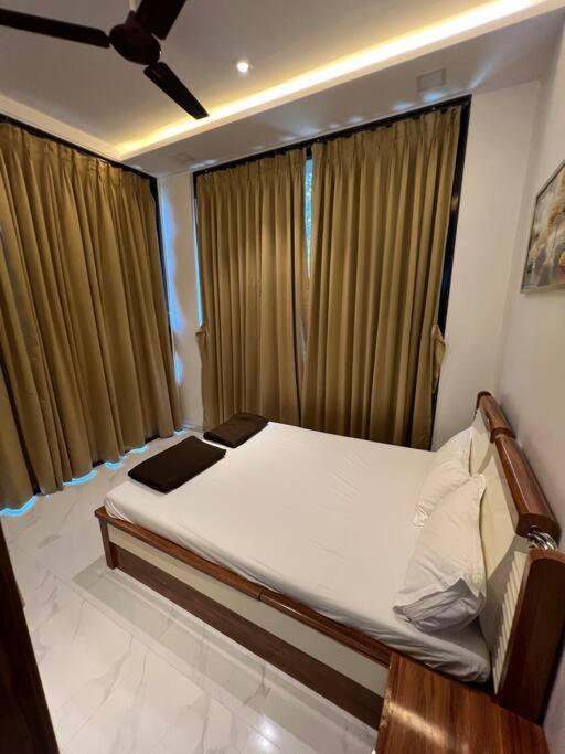 Stayhaven Starmount 4Bhk & Pool Mumbai Kültér fotó
