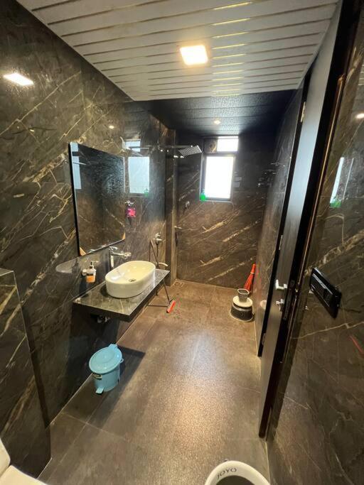 Stayhaven Starmount 4Bhk & Pool Mumbai Kültér fotó
