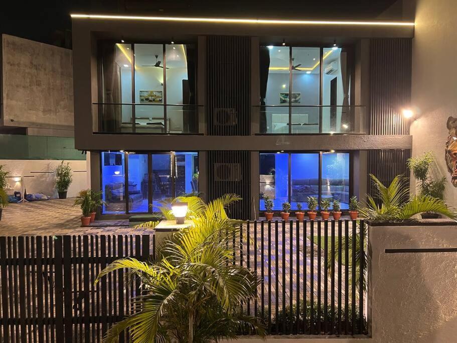 Stayhaven Starmount 4Bhk & Pool Mumbai Kültér fotó